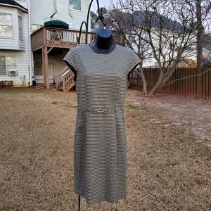 🎁H&M Houndstooth patterned dress